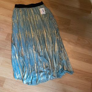 Elegant Medium LuLaRoe Lucy